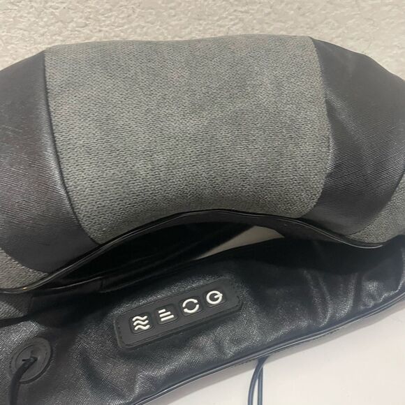 Mirakel - Back Massager with Heat Deep Kneading Massage Pillow - Picture 6 of 6